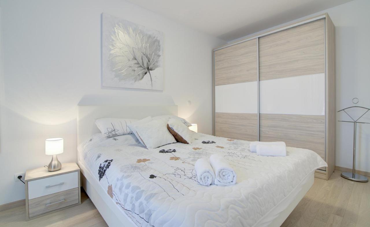 Apartments Luka - Villa Sunce เซนญ์ ภายนอก รูปภาพ