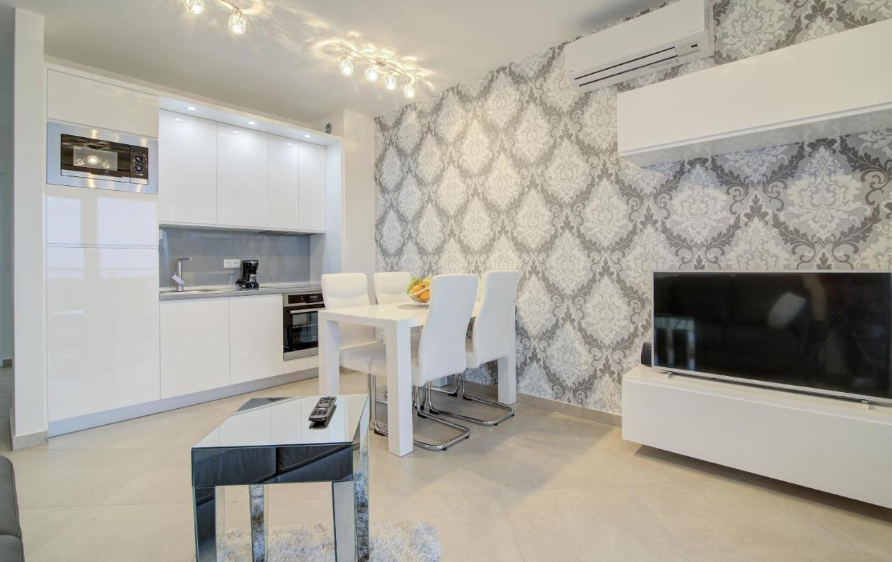 Apartments Luka - Villa Sunce เซนญ์ ภายนอก รูปภาพ